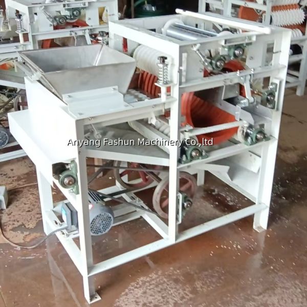 Mung bean peeling machine, green bean peeling machine, mung bean peeler