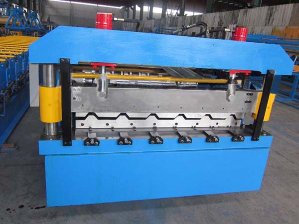 Steel Structure Metal Roofing Roll Forming Machine PLC Control Automatic System