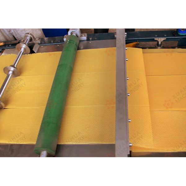 Automated Commercial Beekeeping Equipment Honey Comb Beeswax Sheet Maker