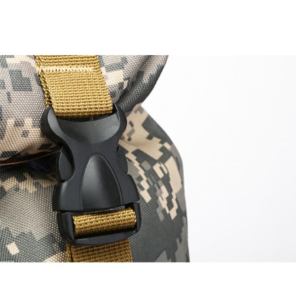 Waterproof travelling bag crafted from 900D Oxford fabric with PP webbing and buckle