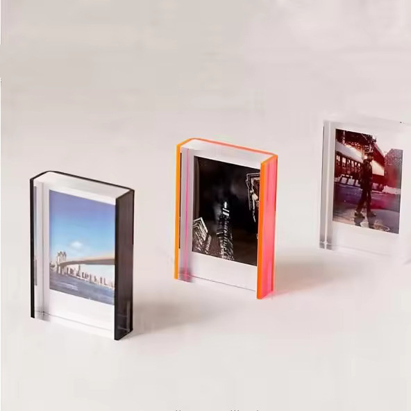 4'' X 6'' Acrylic Photo Frame With Magnets , Tabletop Acrylic Clear Picture Frames OEM