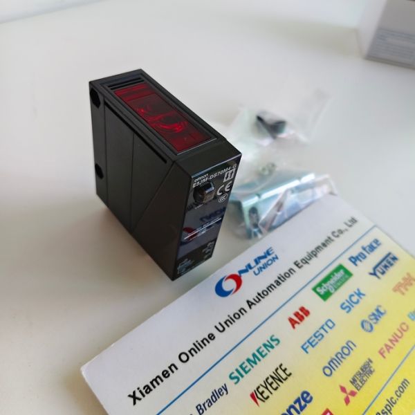 E3JM-DS70M4-G OMRON Photoelectric Sensor