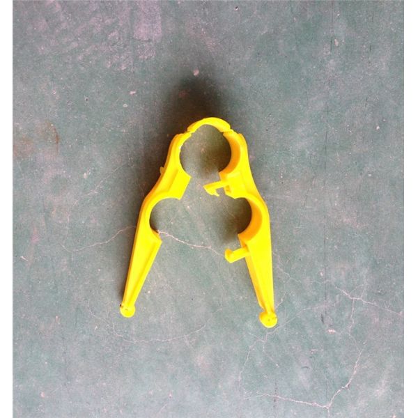 Automatic poultry nipple drinking system for livestock QL204