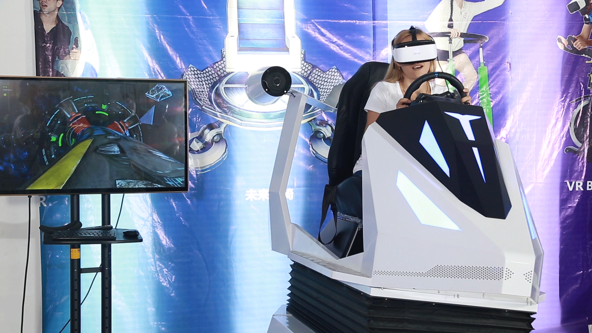 White VR Racing Simulator One Seat With Glasses 42'' Screen 220V User - Friendly