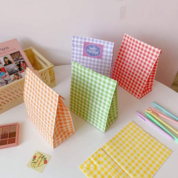 Ins Style Colorful Checkered Gift Bag Custom Printed Paper Bags with Latest Style and Customized