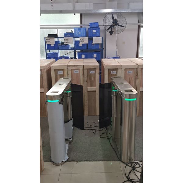 Ac100~240v Input Voltage Swing Barrier Gate 0.2~1 Seconds Adjustable Opening Closing Speed