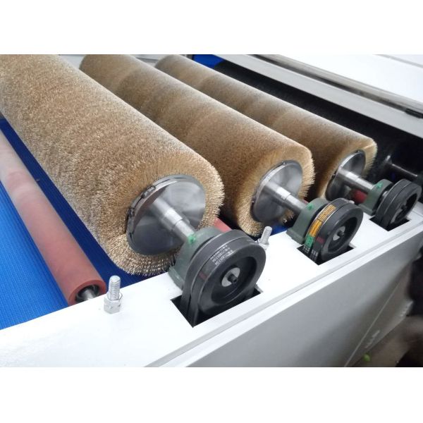 Wood grain making machine
