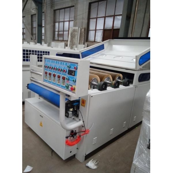 Wood grain making machine