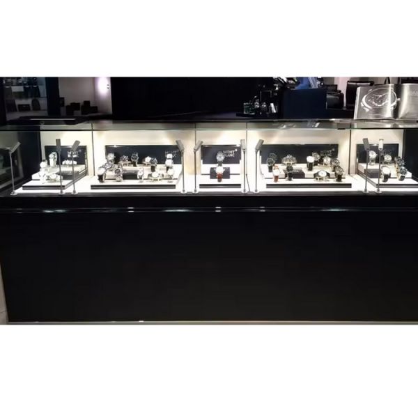 Illuminated Display For Watch Showcase