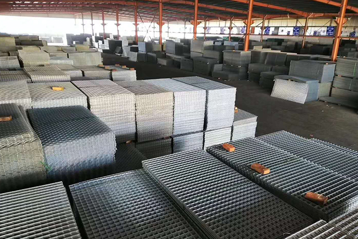 BWG 22 3/8 Inch Chicken Cage Wire Mesh Rolls PVC Coated Anti Rust