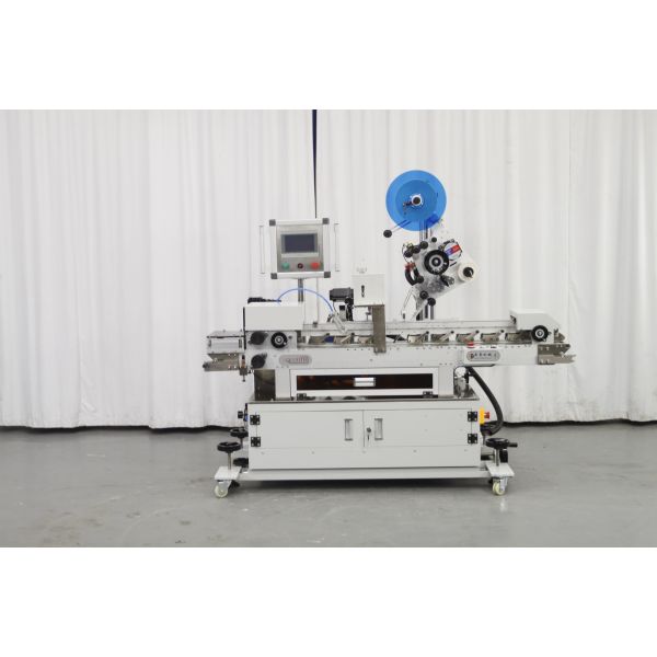 High Speed Pharmaceutical Leaflets Folding And Labeling Machine 480/600mm Width Outsert