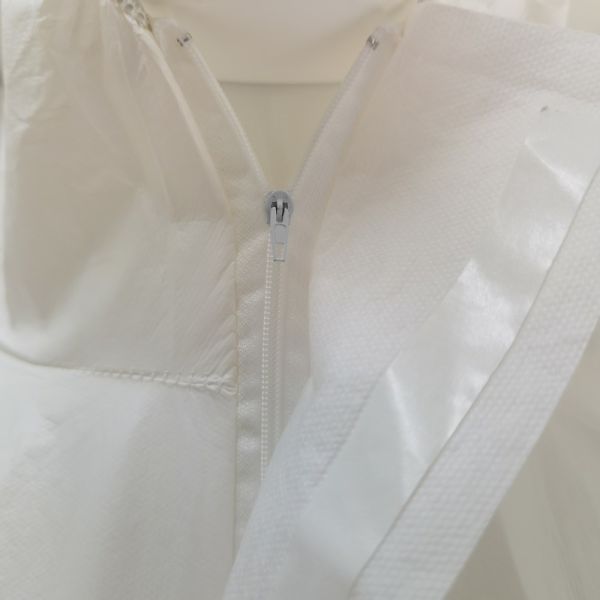 50000PCS/Day Production Ability Non-Woven Isolation Coveralls CE Protective Clothing