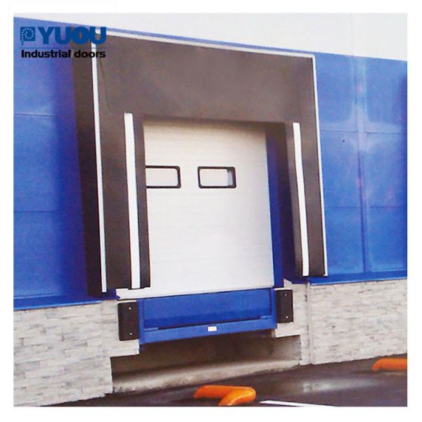 PVC 3mm Fabric Flexible Loading Dock Seals Inflatable For Cold Chain Warehouse