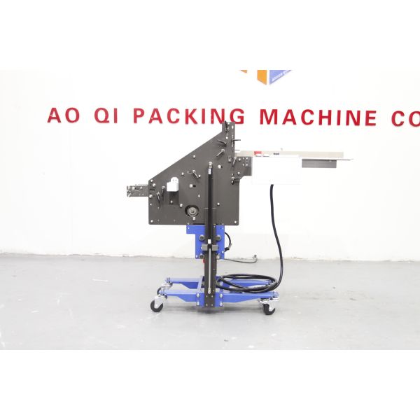 Width 320 Vertical Stacker Machine 220V 250W For Pharmaceutical Outsert Leaflet